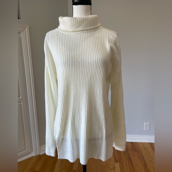Olivaceous New size Large turtle neck soft sweater cream cozy ribbed knit sliit - Picture 1 of 12